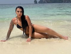 Larissa Perfect curves