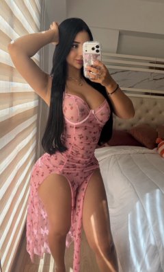 Full gallery of Kelly