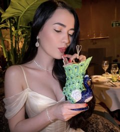 Photo of Lara Queen OWO