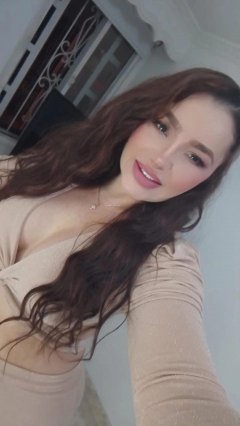 Full gallery of Sara