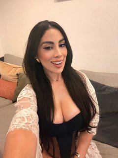 Amy party girl ❄️