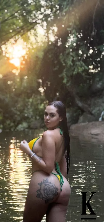 stories-slider-content