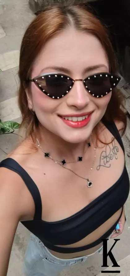 stories-slider-content