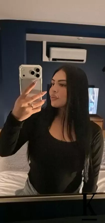 stories-slider-content