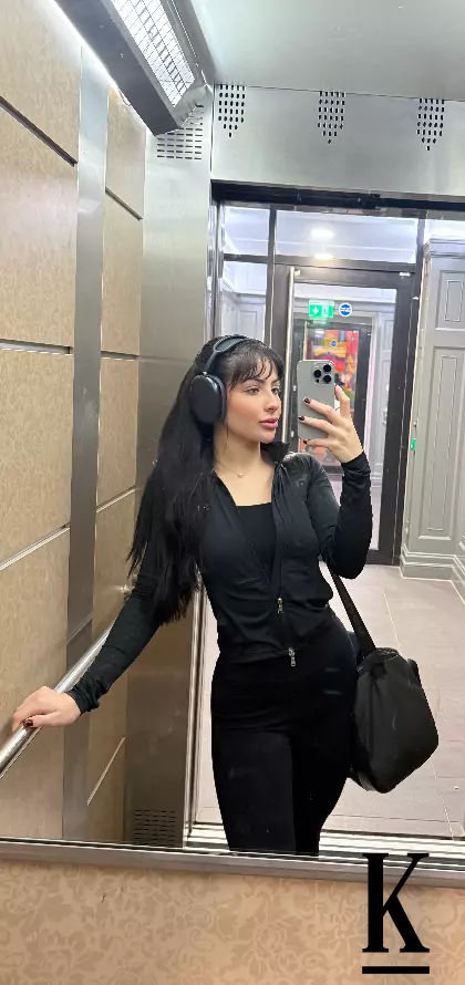 stories-slider-content