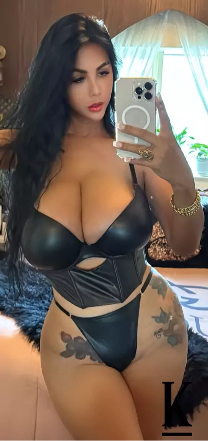 stories-slider-content