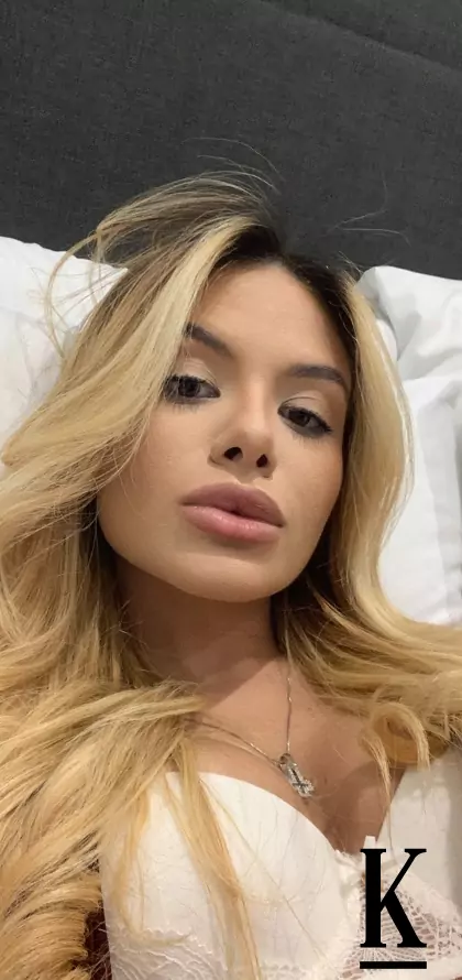 stories-slider-content