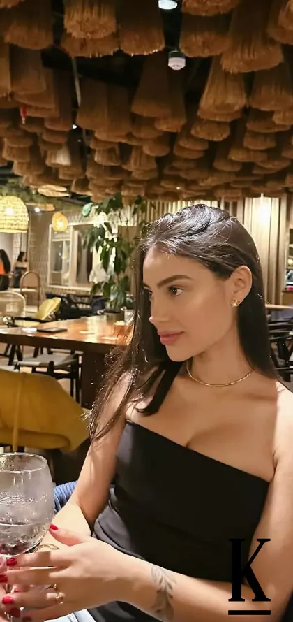 stories-slider-content