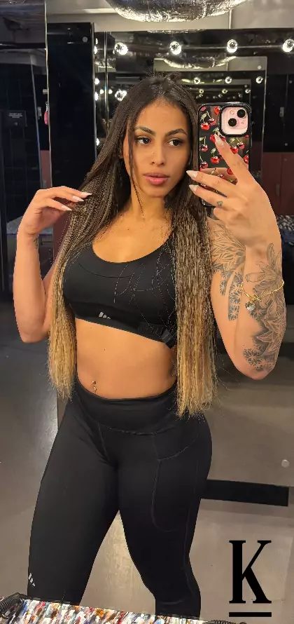 stories-slider-content