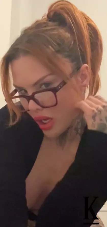 stories-slider-content