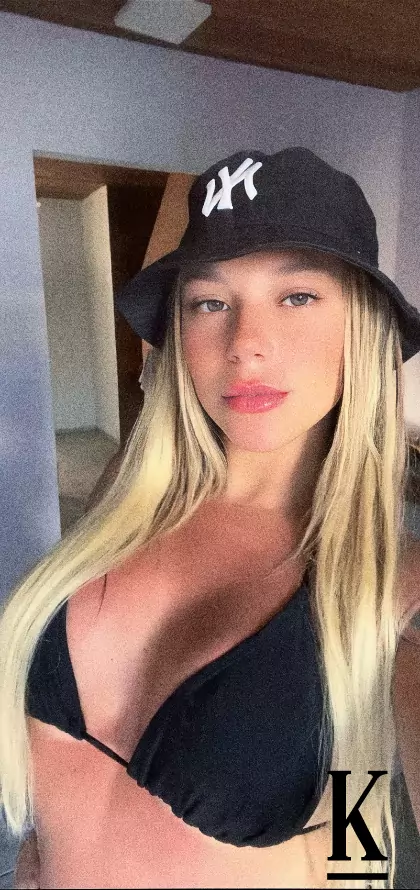 stories-slider-content