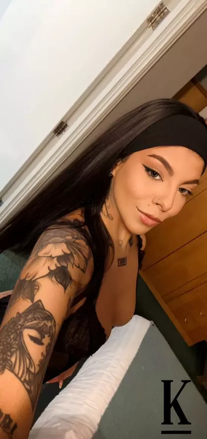 stories-slider-content