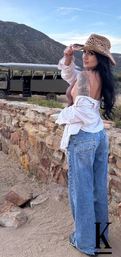 stories-slider-content