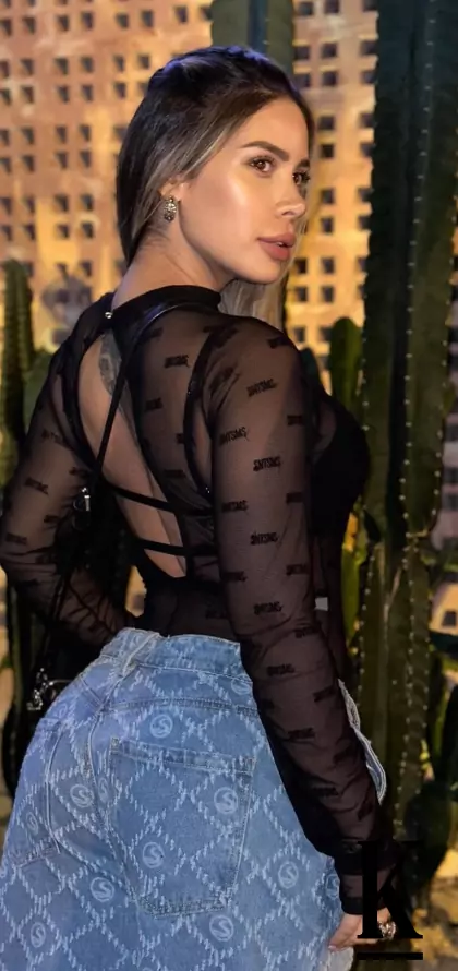 stories-slider-content