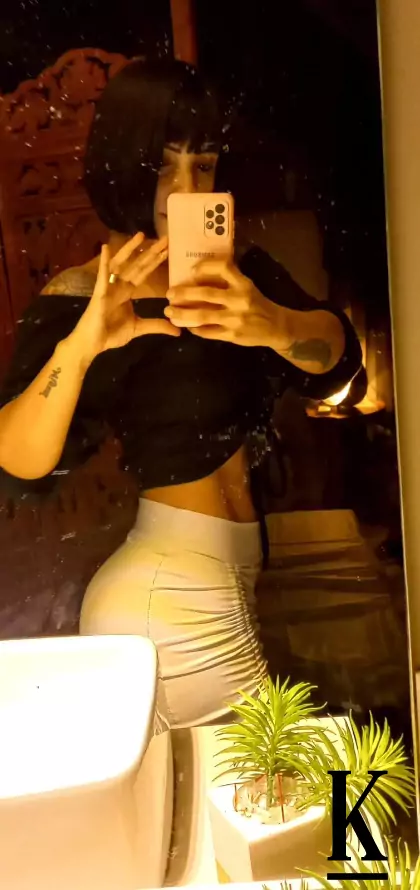 stories-slider-content