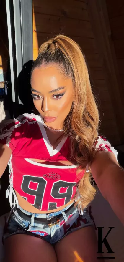 stories-slider-content