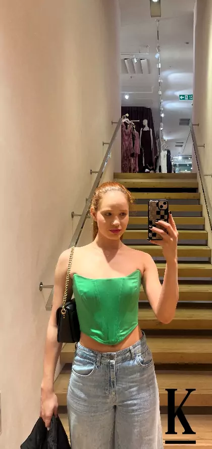 stories-slider-content