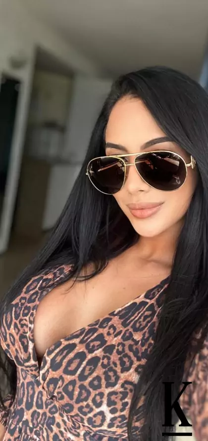 stories-slider-content