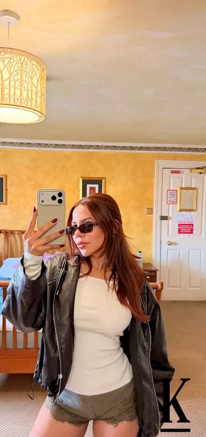 stories-slider-content