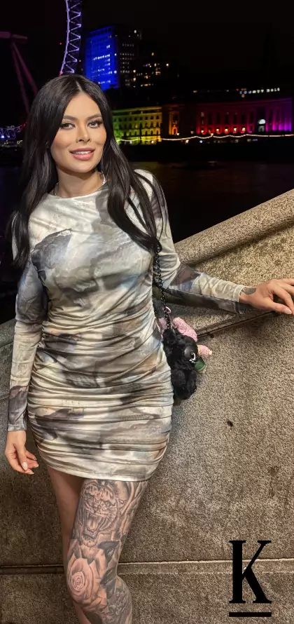 stories-slider-content