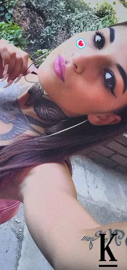 stories-slider-content