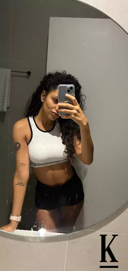 stories-slider-content