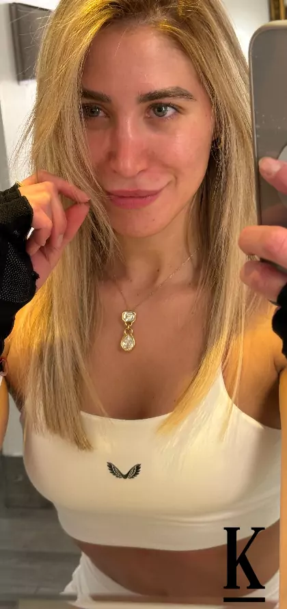 stories-slider-content