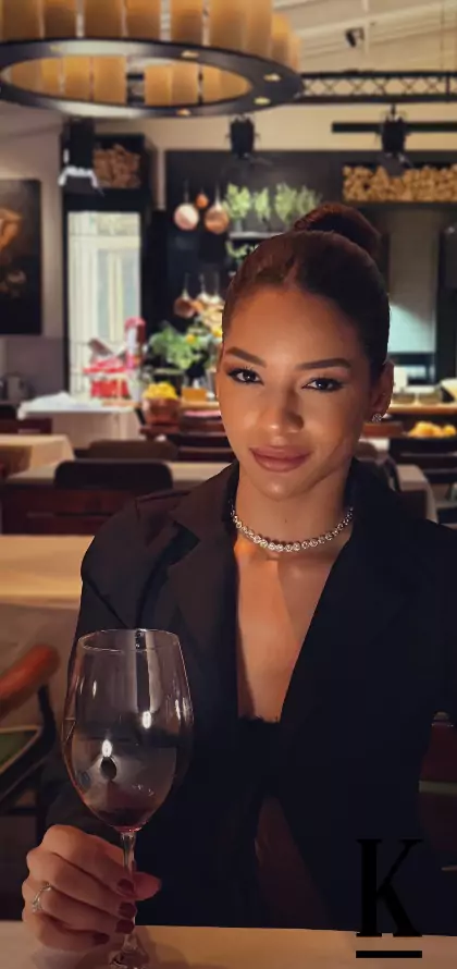 stories-slider-content