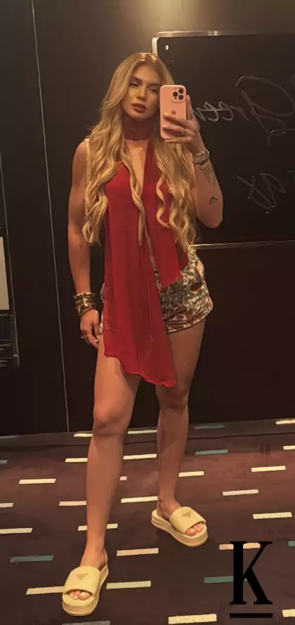 stories-slider-content