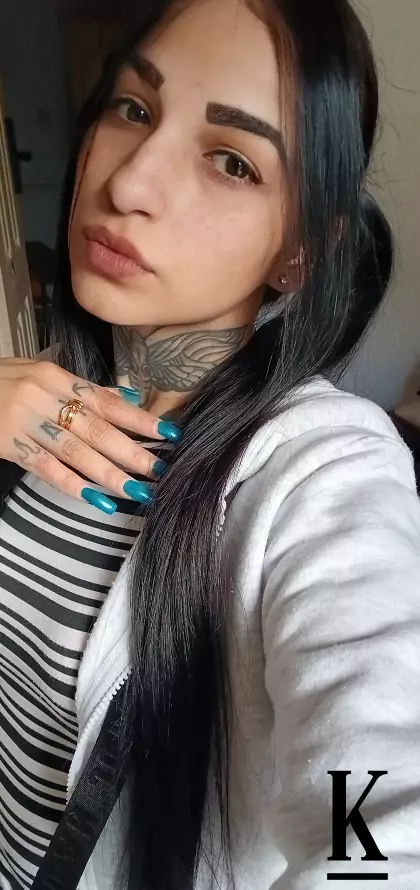 stories-slider-content