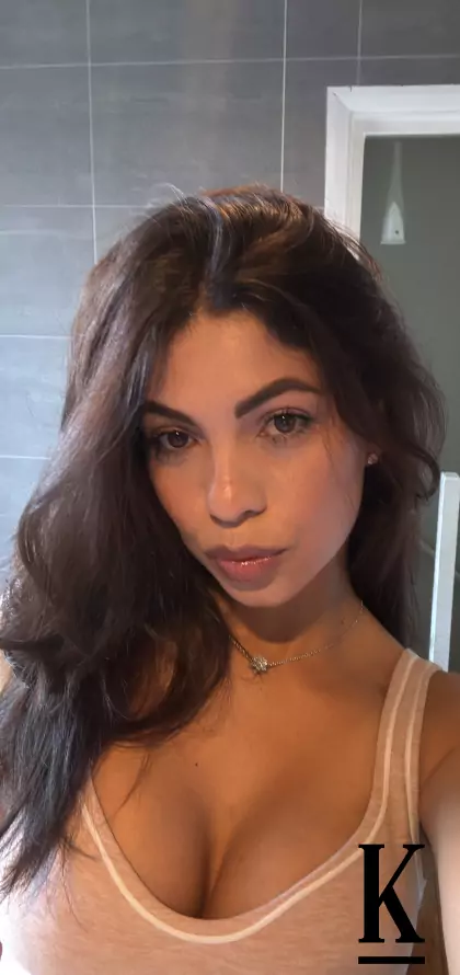 stories-slider-content