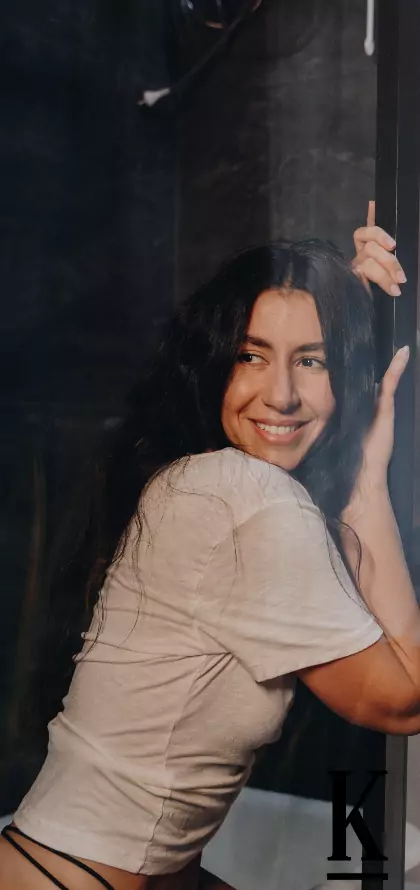 stories-slider-content