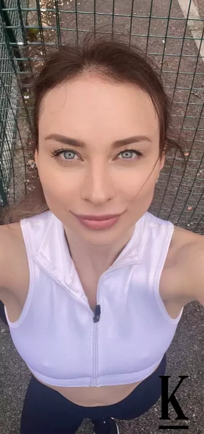 stories-slider-content