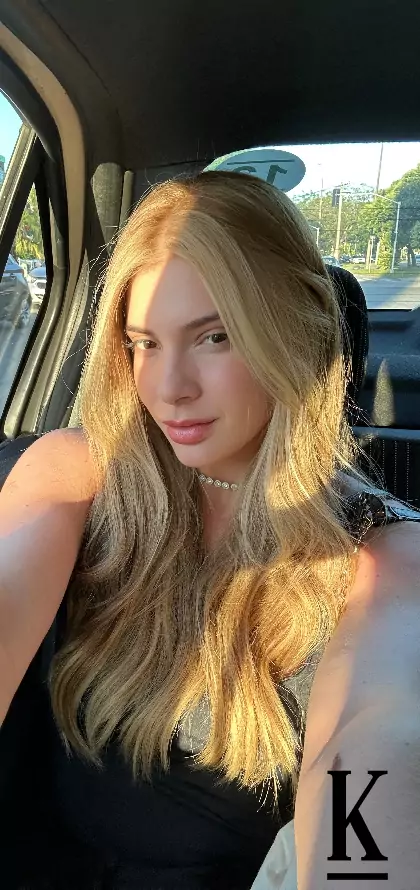 stories-slider-content