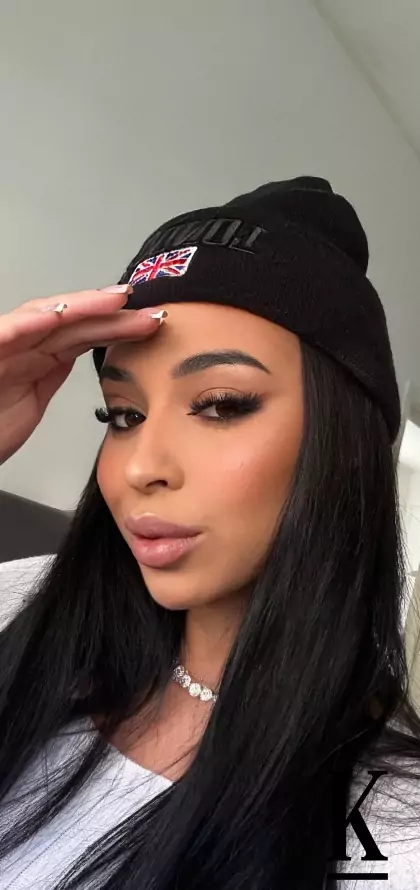 stories-slider-content