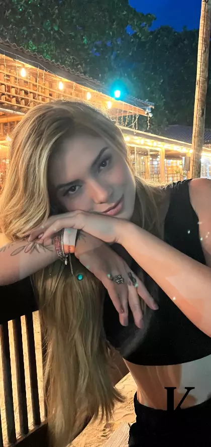 stories-slider-content