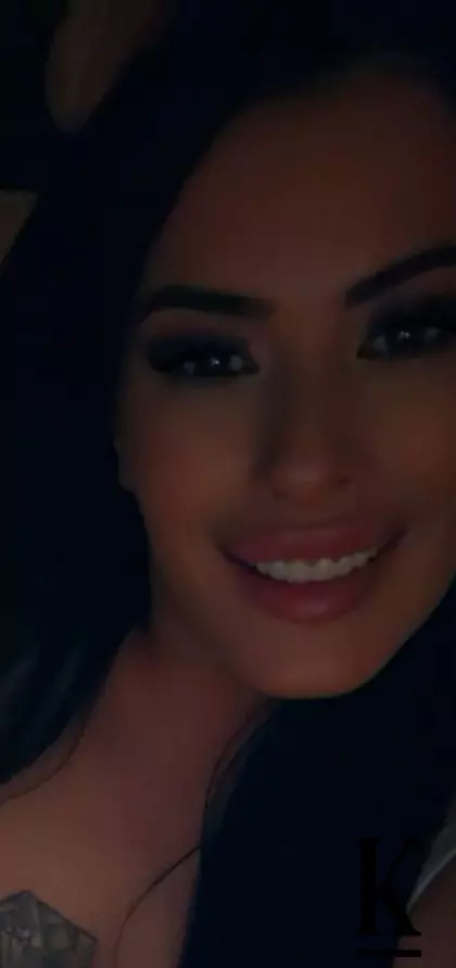 stories-slider-content