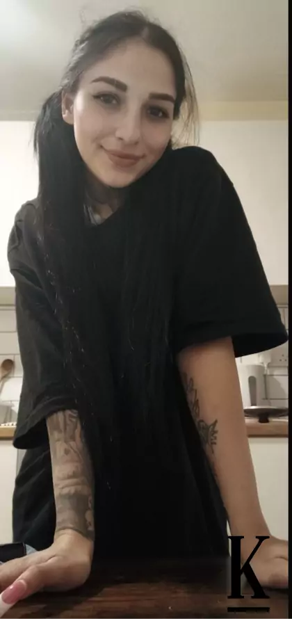 stories-slider-content