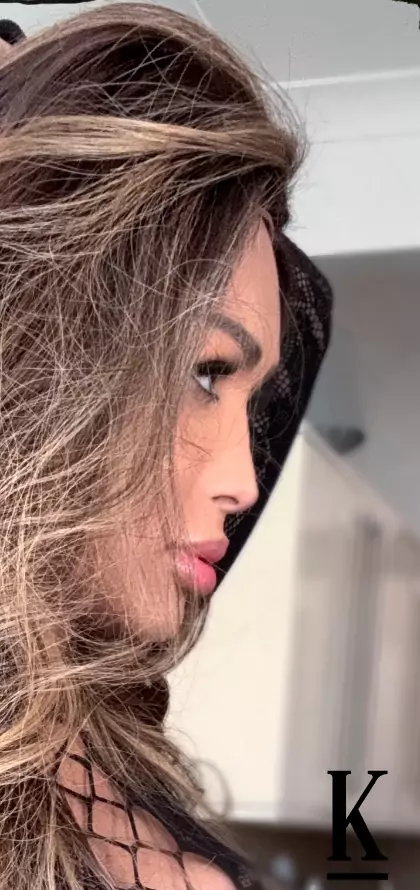 stories-slider-content