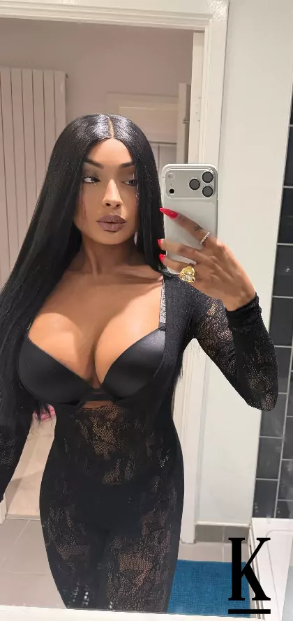 stories-slider-content