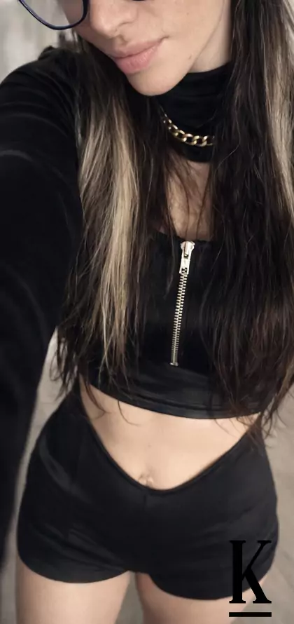 stories-slider-content