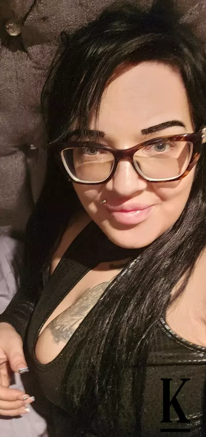 stories-slider-content