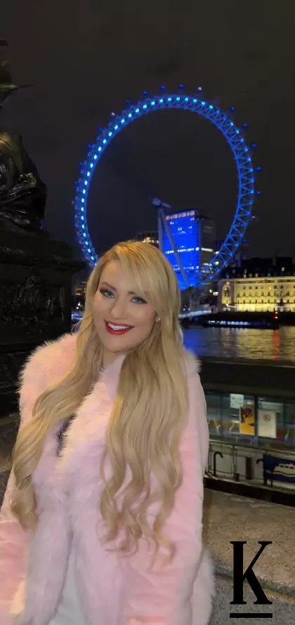 stories-slider-content