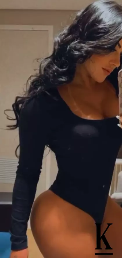 stories-slider-content