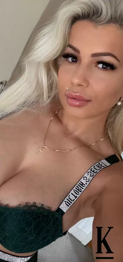 stories-slider-content