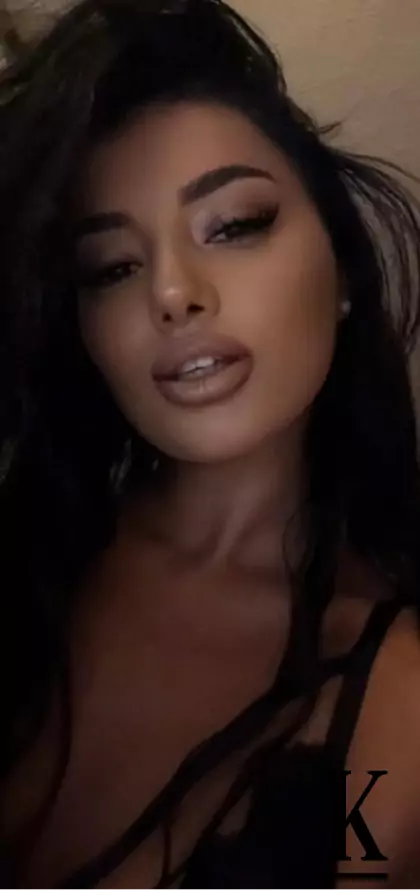 stories-slider-content