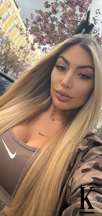 stories-slider-content