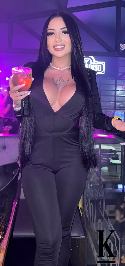 stories-slider-content